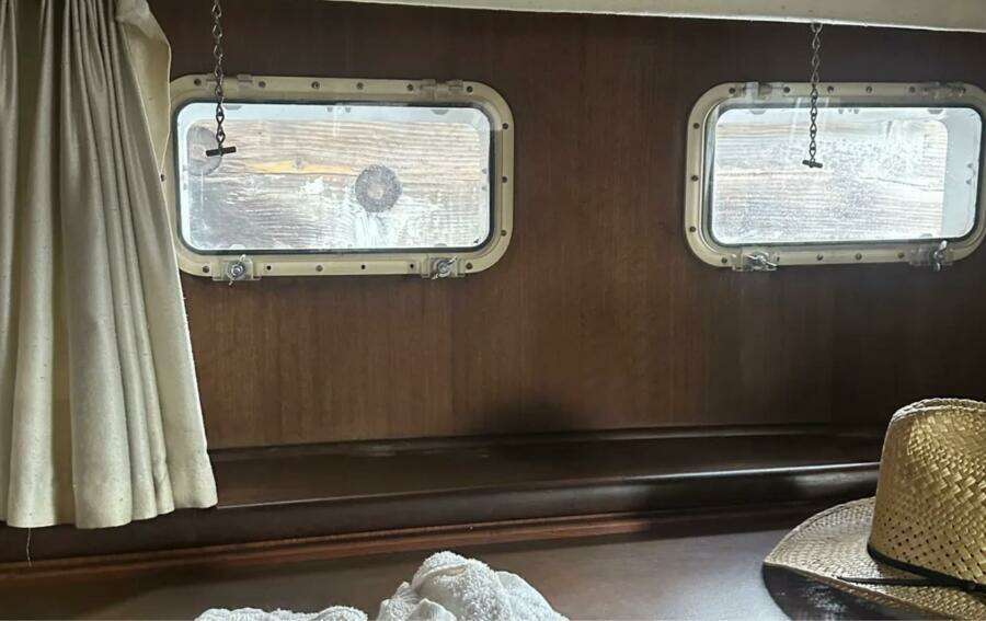 Apple 1 60ft Hatteras Yacht For Sale