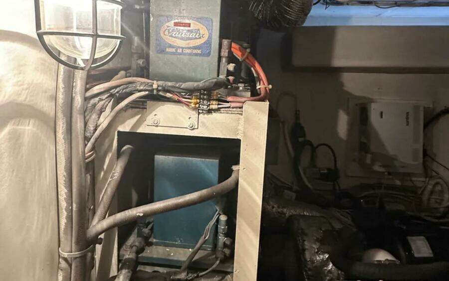 Apple 1 60ft Hatteras Yacht For Sale