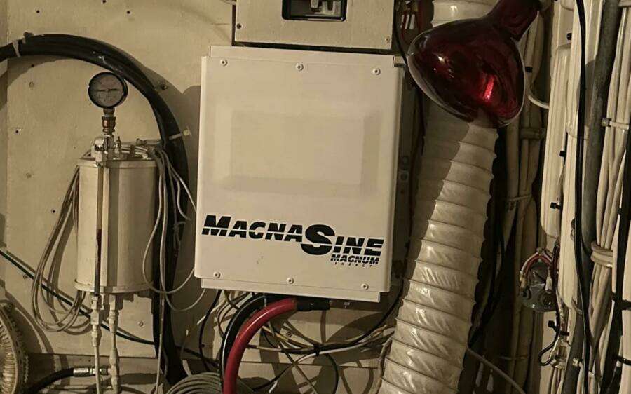 Apple 1 60ft Hatteras Yacht For Sale