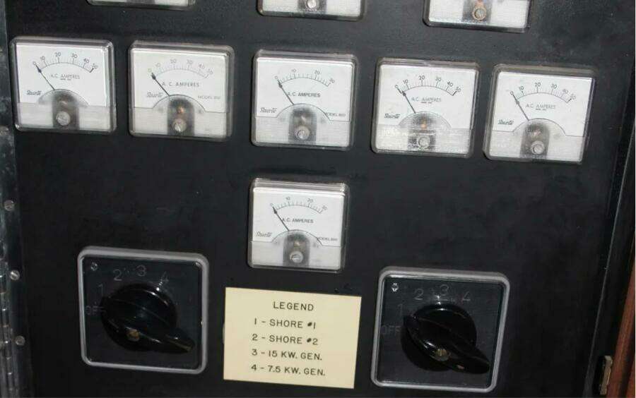 Apple 1 60ft Hatteras Yacht For Sale