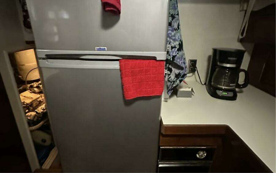 Apple 1 60ft Hatteras Yacht For Sale