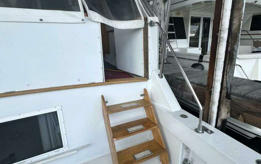 Apple 1 60ft Hatteras Yacht For Sale