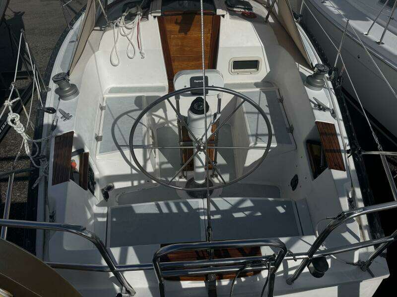 37ft Hunter Yacht For Sale