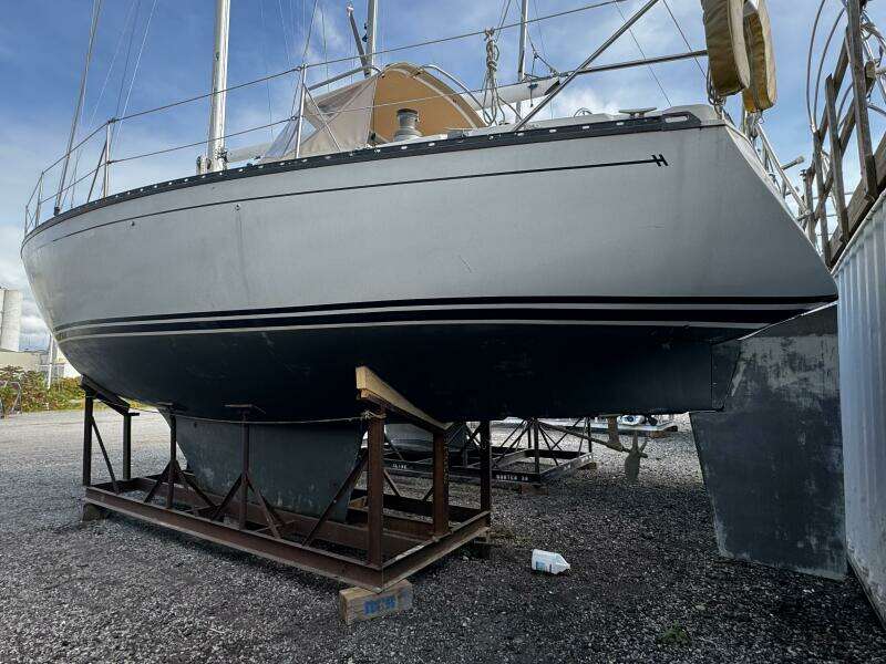 37ft Hunter Yacht For Sale