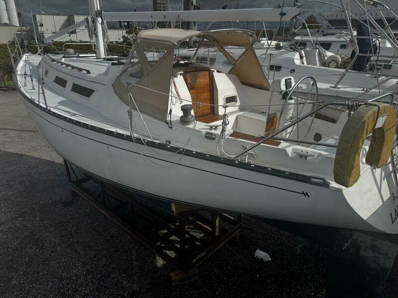 37ft Hunter Yacht For Sale