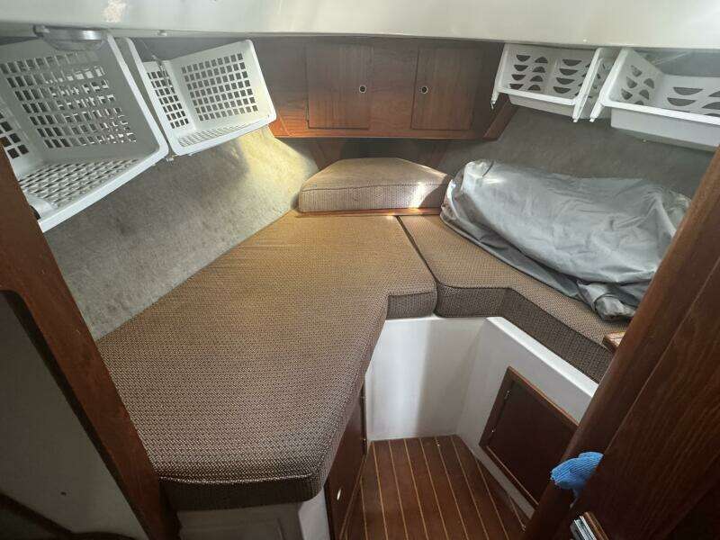 37ft Hunter Yacht For Sale