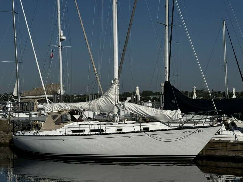 37ft Hunter Yacht For Sale