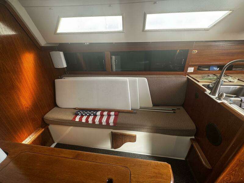 37ft Hunter Yacht For Sale