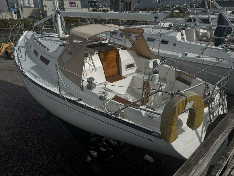 37ft Hunter Yacht For Sale