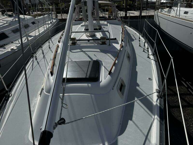 37ft Hunter Yacht For Sale