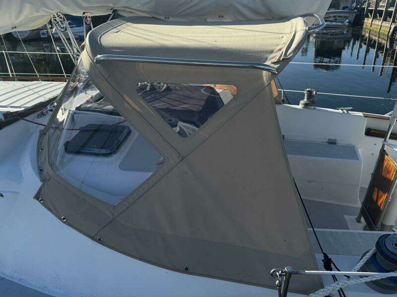 37ft Hunter Yacht For Sale