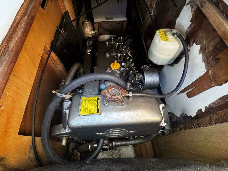 37ft Hunter Yacht For Sale