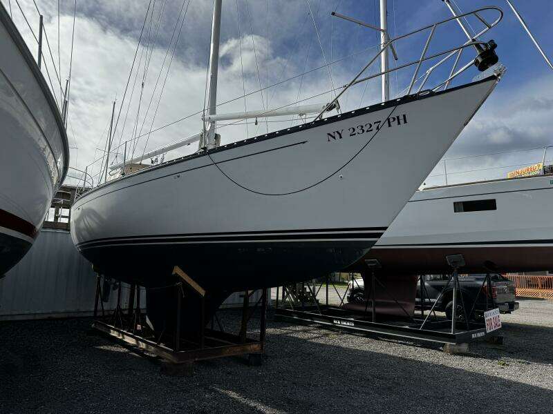 37ft Hunter Yacht For Sale