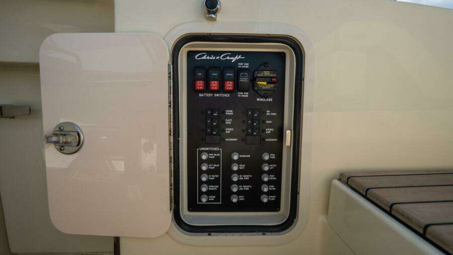 31ft Chris Craft Yacht For Sale