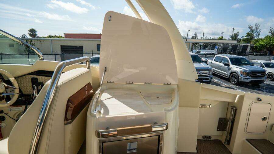 31ft Chris Craft Yacht For Sale