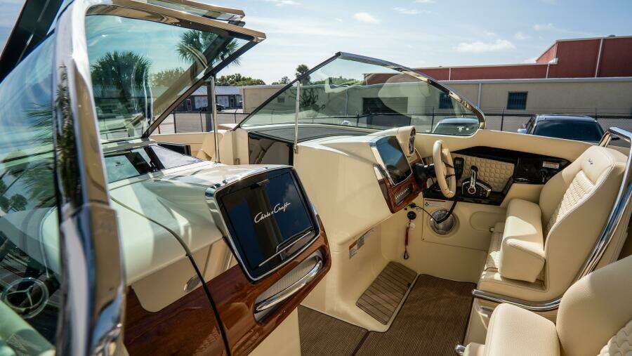 31ft Chris Craft Yacht For Sale