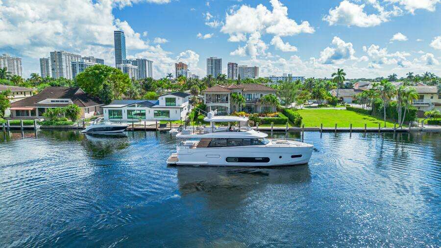 66ft Azimut Yacht For Sale