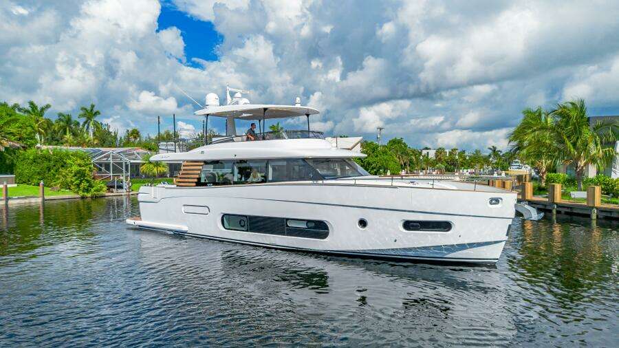 66ft Azimut Yacht For Sale