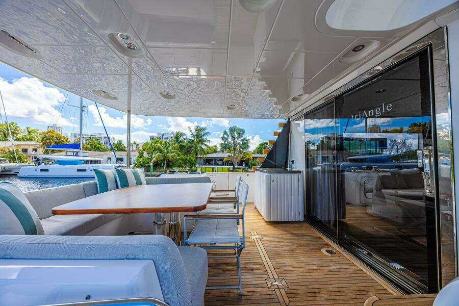 66ft Azimut Yacht For Sale