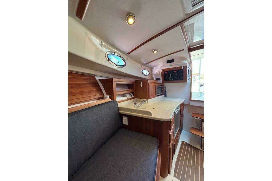 Hannah E 30ft Back Cove Yacht For Sale