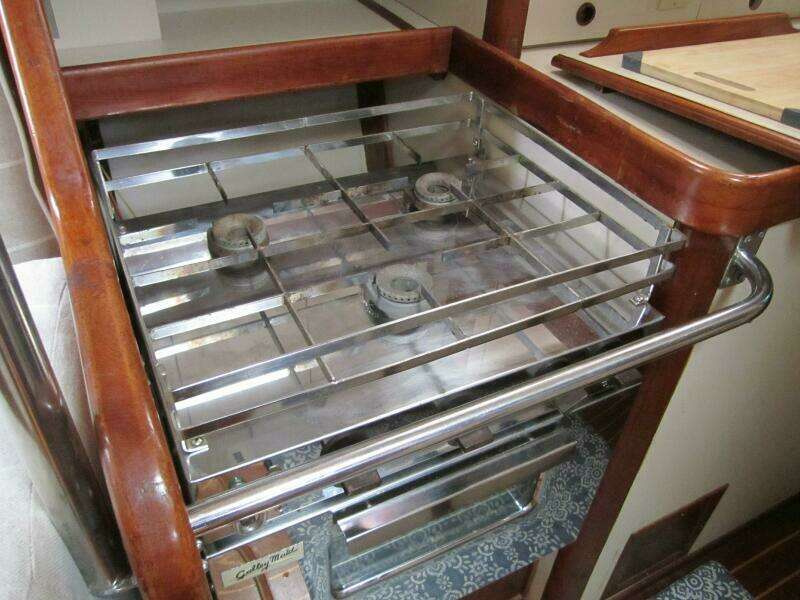 Idem II 38ft Endeavour Yacht For Sale