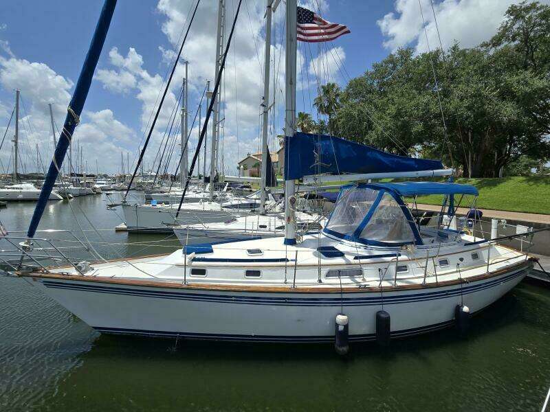 Idem II 38ft Endeavour Yacht For Sale