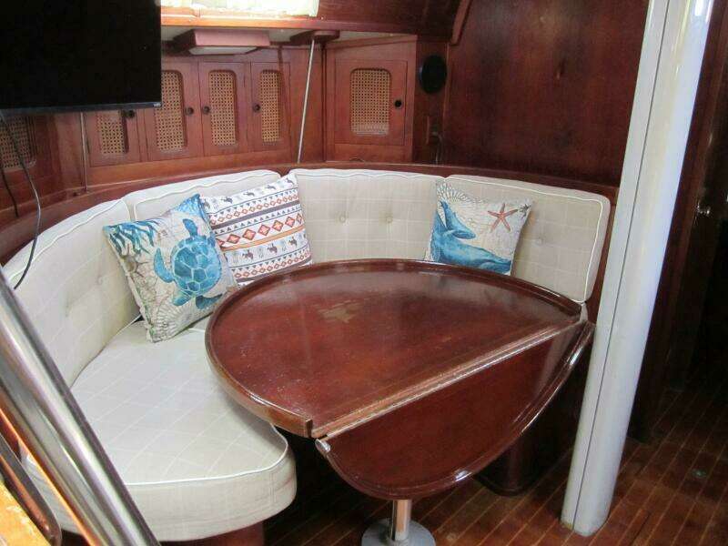 Idem II 38ft Endeavour Yacht For Sale