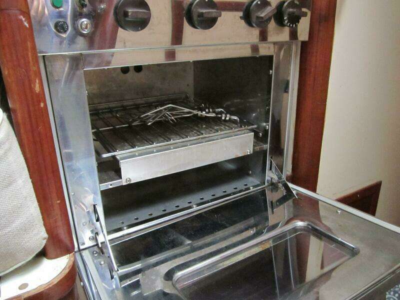 Idem II 38ft Endeavour Yacht For Sale