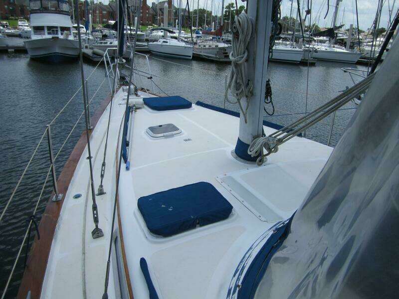 Idem II 38ft Endeavour Yacht For Sale