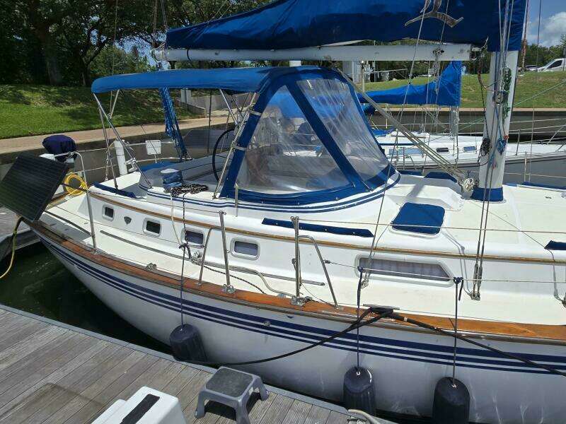 Idem II 38ft Endeavour Yacht For Sale
