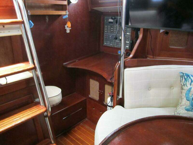 Idem II 38ft Endeavour Yacht For Sale