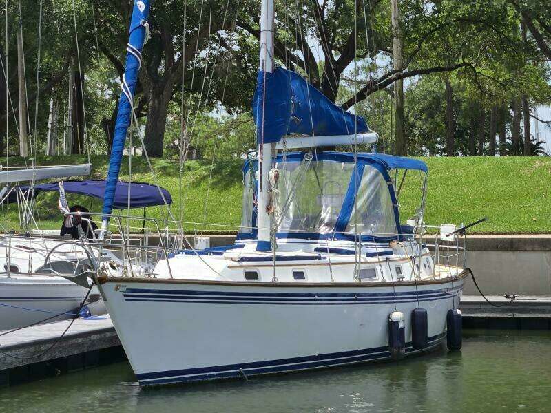 Idem II 38ft Endeavour Yacht For Sale