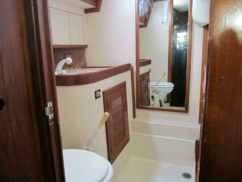 Idem II 38ft Endeavour Yacht For Sale