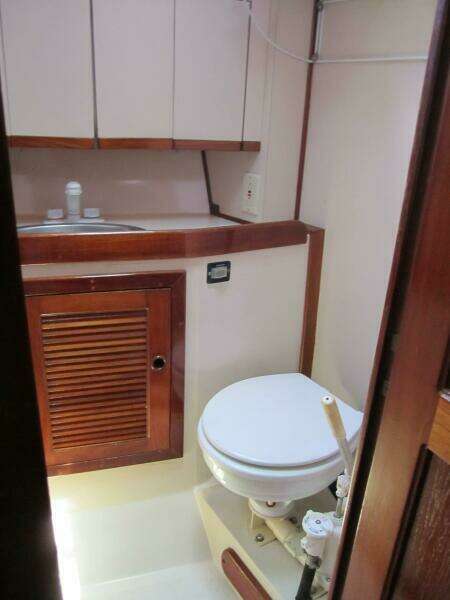 Idem II 38ft Endeavour Yacht For Sale