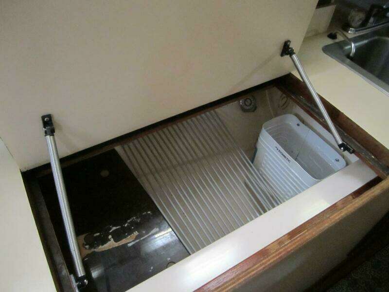 Idem II 38ft Endeavour Yacht For Sale