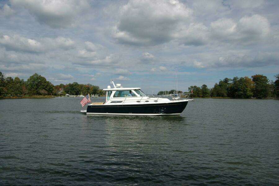 34ft Back Cove Yacht For Sale