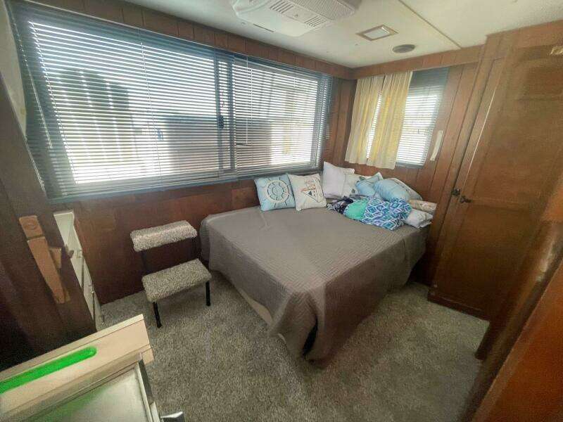 Sea Dog 37ft Gibson Yacht For Sale