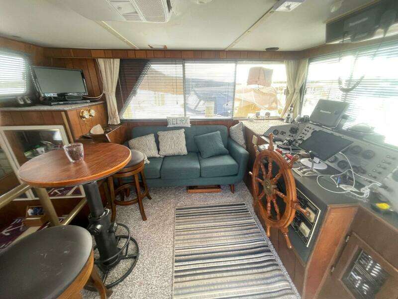 Sea Dog 37ft Gibson Yacht For Sale