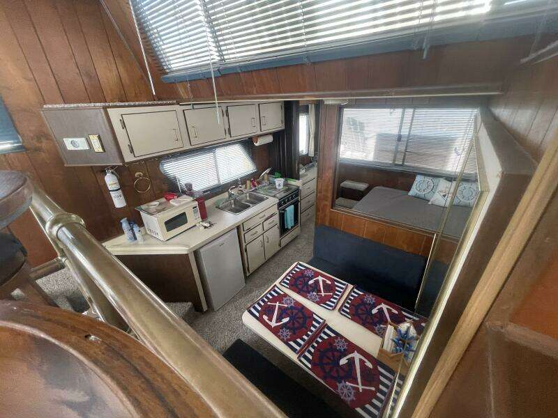 Sea Dog 37ft Gibson Yacht For Sale
