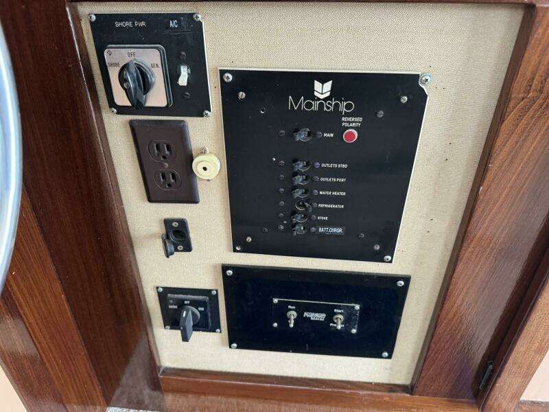 Fleur De Leigh 11 35ft Mainship Yacht For Sale