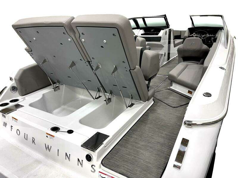 26ft Four Winns Yacht For Sale