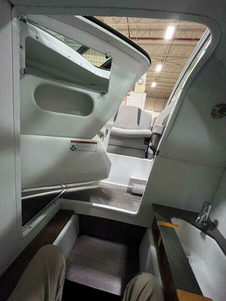 26ft Four Winns Yacht For Sale