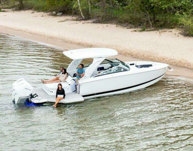 29ft Four Winns Yacht For Sale