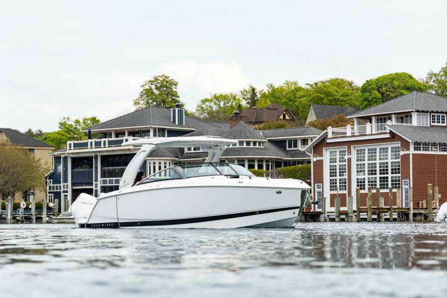 29ft Four Winns Yacht For Sale