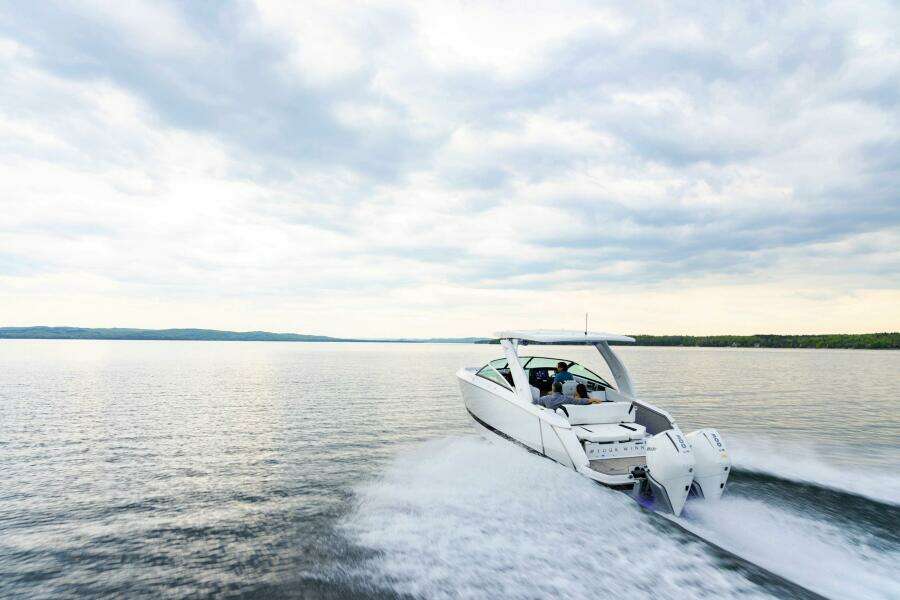 29ft Four Winns Yacht For Sale