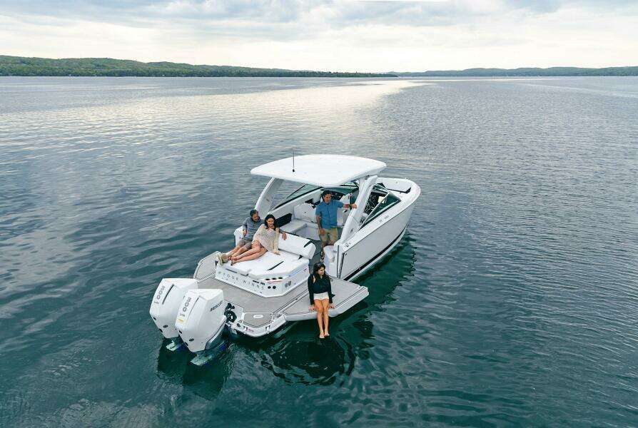 29ft Four Winns Yacht For Sale