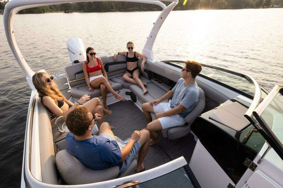 26ft Four Winns Yacht For Sale