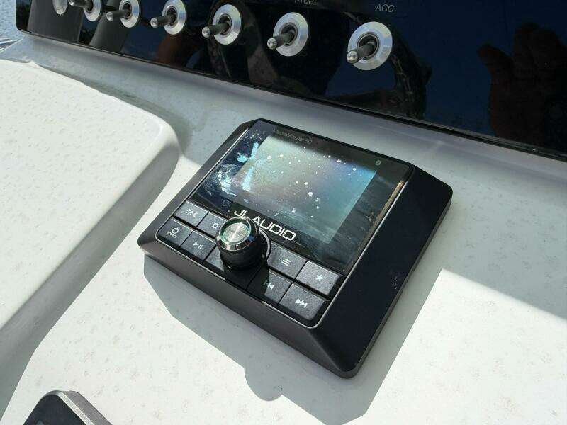 23ft Sportsman Yacht For Sale