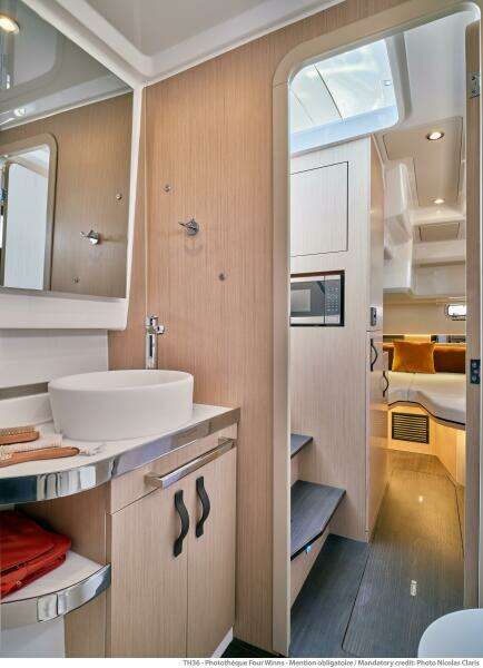 38ft Four Winns Yacht For Sale