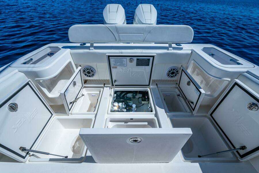 DA BUBBS 31ft SeaVee Yacht For Sale